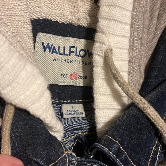 NWOT Women’s Hooded Jean Jacket - Picture 4 of 4